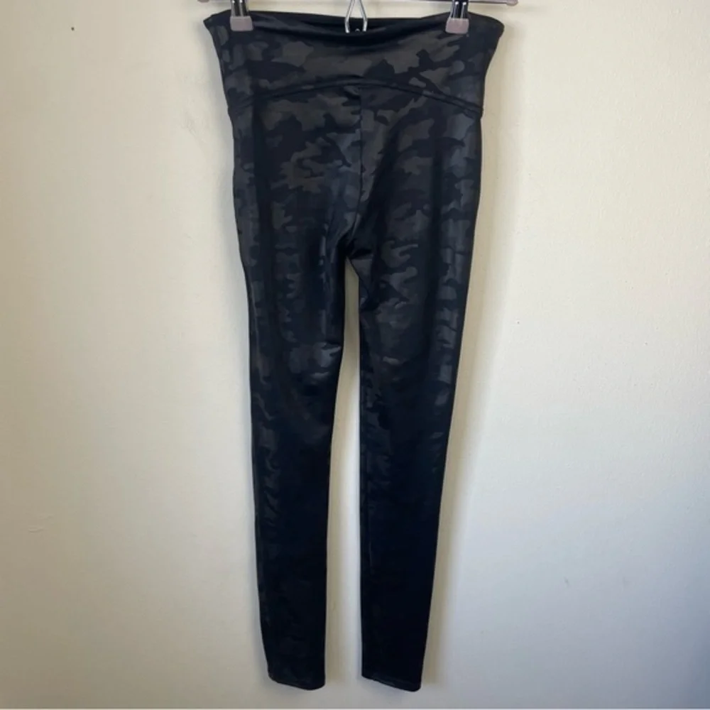 Spanx Faux‎ Leather Camo Legging - Picture 5 of 10